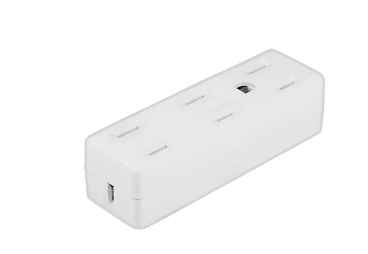 CONTACTO TRIPLE CON CLAVIJA MARCA ASTRO COLOR BLANCO 