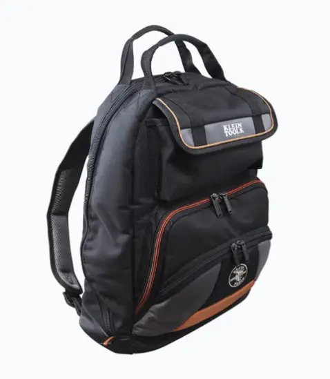 MOCHILA PARA HERRAMIENTAS TRADESMAN PRO™️ DE 44.5 CM EN COLOR NEGRO CON 35 BOLSILLOS (NO INCLUYE HERRAMIENTAS). 35 BOLSILLOS VARIADOS PARA ORGANIZACIÓN EFICIENTE INTERIOR NARANJA PARA FÁCIL IDENTIFICACIÓN DE HERRAMIENTAS BOLSILLOS ALTOS PARA DESARMADORES LARGOS TEJIDO BALÍSTICO 1680D PARA MÁXIMA DURABILIDAD BASE TEXTURIZADA TIPO DIAMANTE RESISTENTE MODELO:55475 MARCA: KLEIN TOOLS 