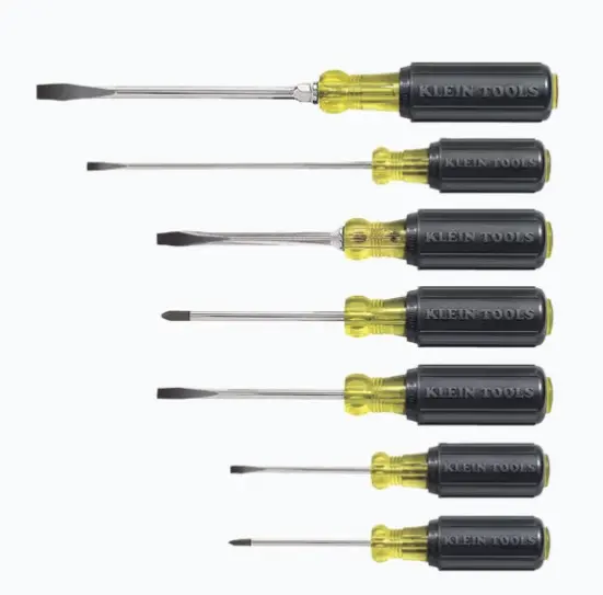 JUEGO DE DESARMADORES DE PUNTA PLANA Y PHILLIPS (7 PIEZAS). 7 DESARMADORES CON MANGO ACOJINADO PARA MAYOR COMODIDAD PUNTAS MAQUINADAS A PRECISIÓN PARA AJUSTE PRECISO CROMADO DE CALIDAD, RESISTENCIA A LA CORROSIÓN BRIDAS INTERNAS PARA ANCLAJE FIRME EN EL MANGO SISTEMA TIP-IDENT PARA RÁPIDA IDENTIFICACIÓN MODELO: 85076 MARCA: KLEIN TOOLS 