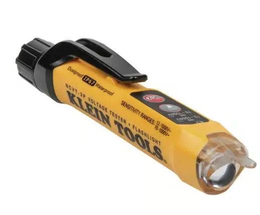 DETECTOR DE VOLTAJE SIN CONTACTO DE DOBLE RANGO, DE 12 - 1000 V CA CON LINTERNA. DETECCIÓN SIN CONTACTO PARA VOLTAJE EN SISTEMAS ELÉCTRICOS INDICADORES VISUALES Y AUDIBLES PARA DETENER VOLTAJE CLASIFICACIÓN CAT IV 1000 V PARA MAYOR SEGURIDAD PROTECCIÓN IP67 RESISTENTE AL POLVO Y AL AGUA PROTECCIÓN ANTE CAÍDAS DE 6,6' (2 M) MODELO: NCVT3P MARCA: KLEIN TOOLS 