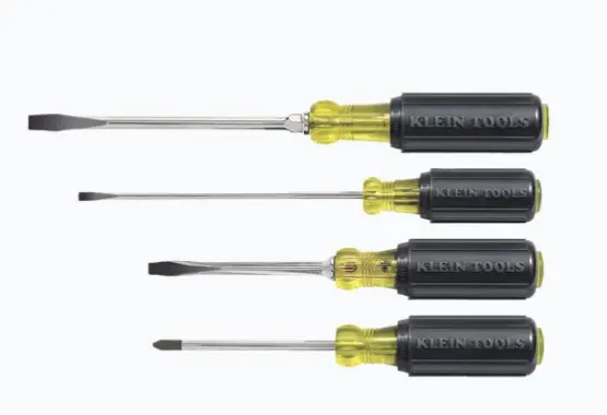 JUEGO DE DESARMADORES DE PUNTA RANURADA Y PHILLIPS DE 4 PIEZAS. INCLUYE DESARMADORES PHILLIPS, PLANOS Y CABINET SISTEMA TIP-IDENT PARA RÁPIDA IDENTIFICACIÓN DE PUNTAS PUNTA MAQUINADA PARA AJUSTE PRECISO MANGO ACOJINADO PARA TORSIÓN Y COMODIDAD SUPERIORES CROMADO SUPERIOR PARA RESISTENCIA A CORROSIÓN MODELO: 85105 MARCA: KLEIN TOOLS 