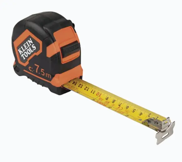 FLEXÓMETRO (CINTA DE MEDIR) DE 7.5 M CON GANCHO DOBLE MAGNÉTICO. GRADUADA POR AMBOS LADOS Y FRENO DE ALTA VELOCIDAD. DE USO RUDO FLEXÓMETRO DE 7.5 METROS CON GANCHO MAGNÉTICO CINTA ANCHA Y RESISTENTE CON RIGIDEZ DE 4 METROS ESCALAS SAE Y MÉTRICAS EN AMBAS CARAS REVESTIMIENTO DE NYLON DE ALTA RESISTENCIA FRENO DE RETRACCIÓN PARA CONTROL DE VELOCIDAD MODELO: 9375 MARCA: KLEIN TOOLS 