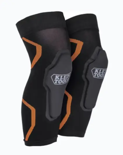 MANGA DE COMPRESIÓN PARA RODILLERAS S/M ALMOHADILLA DE NEOPRENO PARA MAYOR COMODIDAD AL ARRODILLAR DISEÑO COMPACTO Y BAJO PERFIL ADAPTABLE BAJO ROPA AGARRE DE SILICONA ANTIDESLIZANTE EN PUÑO SUPERIOR MATERIAL DE TEJIDO DURADERO PARA USO DIARIO LAVABLE A MÁQUINA, VENDIDO EN PARES MODELO: 60623 MARCA: KLEIN TOOLS 