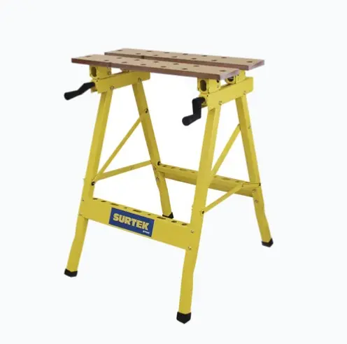 BANCO DE TRABAJO PORTATIL 100 KG. BASE INCLINABLE CON TOPES PARA MÚLTIPLES POSICIONES DIMENSIONES: 60.5 CM ANCHO, 64 CM PROFUNDIDAD ALTURA TOTAL DE 1.8 CM PARA HERRAMIENTAS PESO NETO 100 KG CON ACERO RESISTENTE CAPACIDAD DE CARGA MÁXIMA DE 100 KG MODELO: SYS-BT600 MARCA: SURTEK 