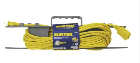 EXTENSIÓN ELÉCTRICA DE USO RUDO 2 METROS / 127 V CA 10 A MÁXIMO / COLOR AMARILLO. DOS CAPAS DE AISLAMIENTO PARA MAYOR SEGURIDAD CONDUCTOR CCA CON EFICIENCIA CONDUCTIVA MEJORADA RECUBRIMIENTO AISLANTE DE PVC DURADERO Y RESISTENTE CALIBRE DE HILOS 16 AWG PARA 10 A CORRIENTE MÁXIMA CUMPLE CON NORMA NOM 003-SCFI-2014 MODELO: SYS-136040 MARCA: SURTEK 