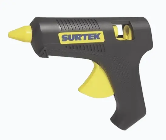 PISTOLA PARA BARRAS DE SILICÓN DE 1/2" 80W BOQUILLA DE METAL PARA MAYOR DURABILIDAD INCLUYE 2 BARRAS DE SILICÓN DE 1/2' GATILLO DE FÁCIL CONTROL PARA FLUJO CONSTANTE CARCASA DE PLÁSTICO RESISTENTE Y SEGURA POTENCIA 80 W, VOLTAJE 127 V MODELO: SYS-PS612 MARCA: SURTEK 