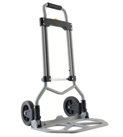 DIABLO PLEGABLE / CAPACIDAD 60 KG / JALADERA DE HULE ESPUMA / BOTÓN DESPLIEGUE RÁPIDO / BASE ACERO ANTIDERRAPANTE / LLANTA HULE DURADERA / TRANSPORTE COMPACTO CAPACIDAD DE CARGA MÁXIMA DE 60 KG DISEÑO PLEGABLE PARA FÁCIL ALMACENAMIENTO BASE DE ACERO CON TEXTURA ANTIDERRAPANTE JALADERA DE HULE ESPUMA PARA MAYOR CONFORT LLANTA DE HULE DE LARGA DURACIÓN MODELO: SYS-DPA-60 MARCA: SURTEK 