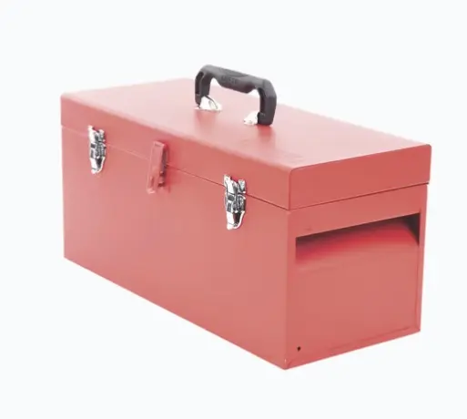 CAJA DE HERRAMIENTAS METÁLICA CON SOBLE CERRADURA DE 51 X 21.5 X 24CM. CAROLAS PARA ORGANIZACIÓN DE DADOS Y HERRAMIENTAS RECUBRIMIENTO ELECTROSTÁTICO PARA MÁXIMA PROTECCIÓN AMBIENTAL BROCHES METÁLICOS CON CUBIERTA DE CROMO ANTICORROSIÓN MANERAL DE PVC REFORZADO PARA SUJECIÓN SEGURA CAPACIDAD DE ALMACENAMIENTO: 1598 PULGADAS CÚBICAS MODELO: SYS-D6 MARCA: URREA 