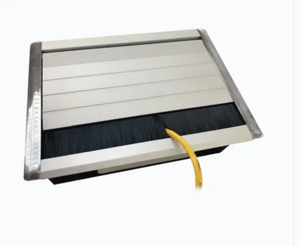 CAJA UNIVERSAL VACÍA DE 2 MÓDULOS PARA INSTALACIÓN EN ESCRITORIO (VOZ, DATOS, VÍDEO, CONTACTOS ELÉCTRICOS), (NO INCLUYE ACCESORIOS) PERFIL DE ALUMINIO EXTRUIDO CON ANODIZADO TEMPERATURA DE OPERACIÓN -20°C A +80°C CONDUCTIVIDAD ELÉCTRICA 37% IACS A 20°C DISEÑADO PARA MESAS DE REUNIONES Y PROYECTOS PERSONALIZADOS CUBIERTA CON APERTURA MECÁNICA Y PASA CABLES MODELO: CE-UNI-2M MARCA: THORSMAN